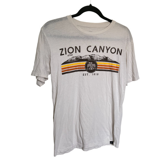 tech styles Other - Zion Canyon Utah Soft Graphic Short Sleeved Tee Unisex S